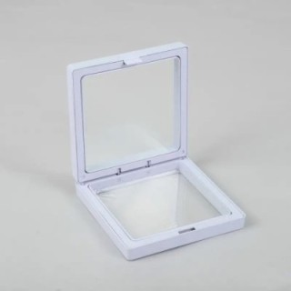 Small 3D Floating Frame Display 7x7cm - White