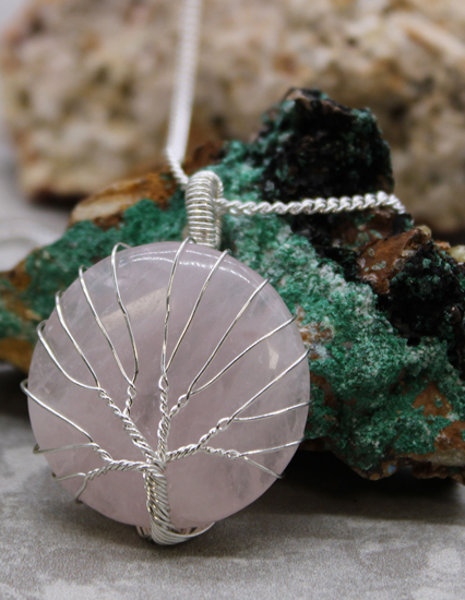 Necklaces & Pendants